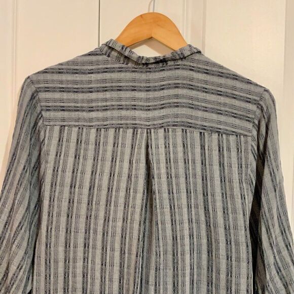 UO Silence + Noise Blue Grey Plaid Surplice Tunic Top Medium - Picture 9 of 10